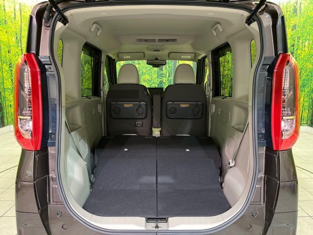 普段のお買い物や通勤、送迎等に十分な荷室スペースを確保しております。セカンドシートを倒すと、大きな荷物の積載も可能です♪