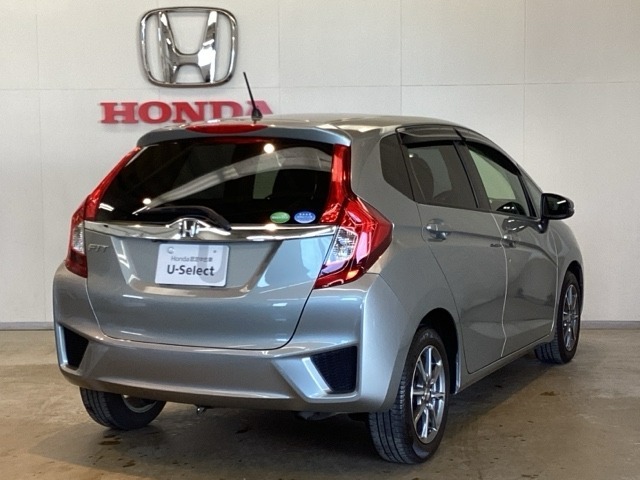 【Honda認定中古車 U-Select】　は3つの安心をお約束します。　1　Hondaのプロが整備した安心。 2　第三者機関がチェックした安心。　3　購入後もHondaが保証する安心。