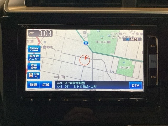 ナビゲーションはフルセグTV対応のGathers純正メモリーナビを搭載しています。Bluetoothオーディオ機能がありますので、スマートフォンなどの音楽も再生できます。