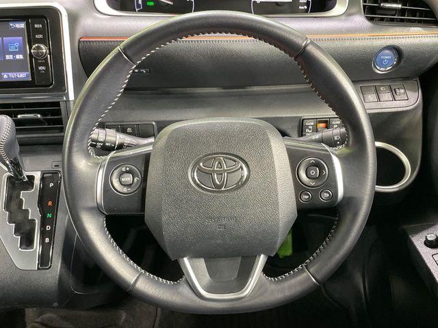 【ステアリングスイッチ】運転中、前方から目線をそらすことなく、オーディオ等の操作が可能な便利機能！安心＆快適なドライブを演出してくれます♪