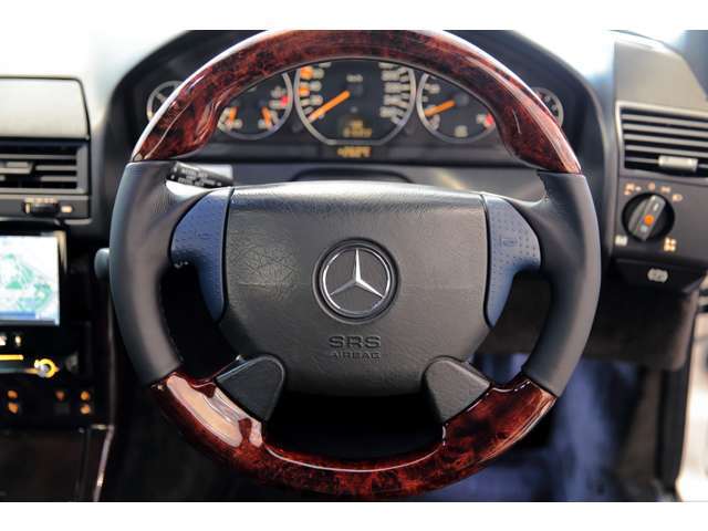 インダッシュHDDナビフルセグ地デジ・外周形状小径極太AMG-SLK55用ウッドコンビステアリングオートクチュール