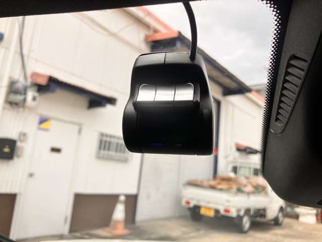ドライブレコーダー付き！ぜひ現車ご確認下さい！まずはお電話を072-925-8600