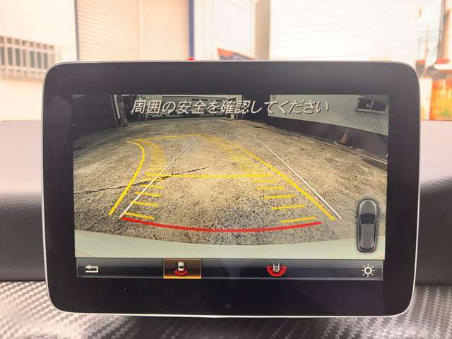 バックモニターで車庫入れも楽チン！まずはお電話を072-925-8600