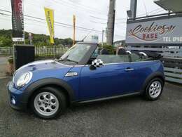 充実装備の上質車！カロッツェリアナビTV・バックカメラ・ETC・電動オープン・リアパーキングセンサー・プッシュスタート・オートエアコンを装備しています！