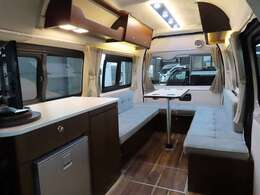 ビークル製　ハウベル　5名乗車3名就寝　8ナンバーキャンピング登録　ナローハイルーフ