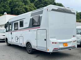 弊社では車両価格に以下の費用が含まれます→登録費用・整備点検費用・架装部の点検費用・行政書士料・1年保証（一部除外車種あり）納車準備費用・詳しくはスタッフまで！