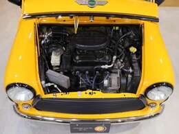 新車時からの点検整備記録簿もきちんと保管されており、年間1,000kmほどの走行距離にもかかわらず欠かさず点検を受けてきた事が分かります