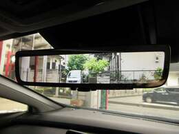 人気OPデジタルインナーミラー☆後席者の乗車時やキャンプなどの積載量が多く後方視界不良時には、とても便利な機能となります。