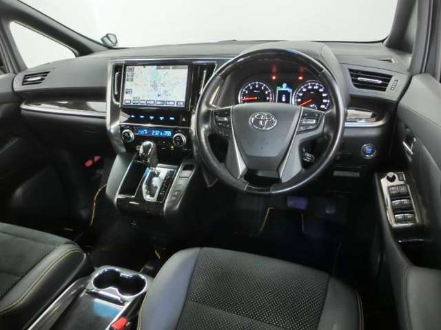操作性が良い運転席まわりです！