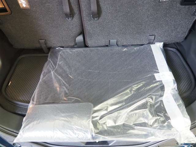 フロアマットも搭載されています。