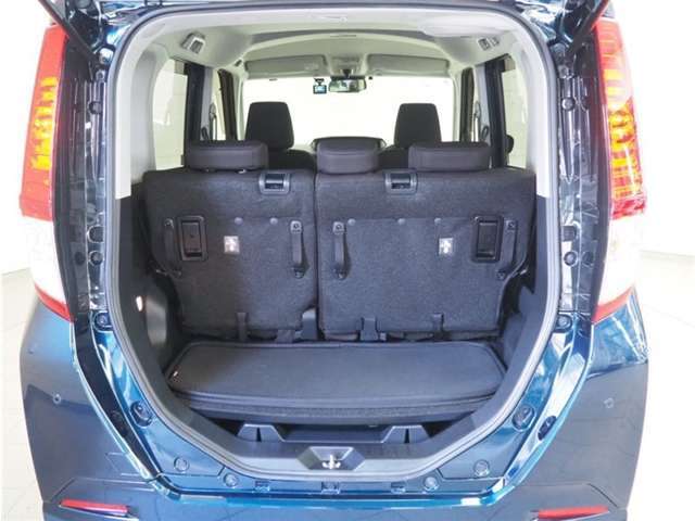 広々としたラゲージスペースを備えています。大きなものや長さのある荷物もしっかりと積み込めます。