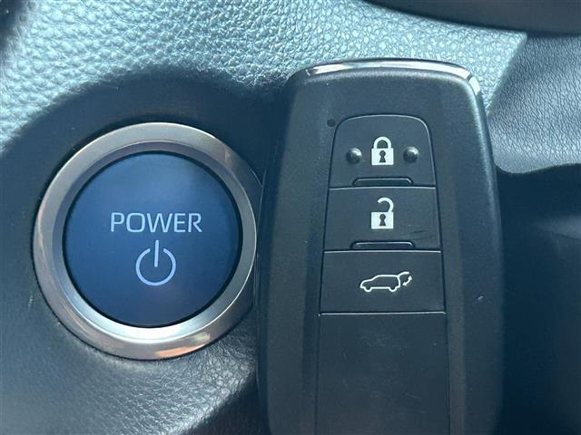 気になる車はすぐにお問い合わせください！右のカーセンサー専用無料ダイヤルから、専門スタッフがお車のご質問にお答えいたします！