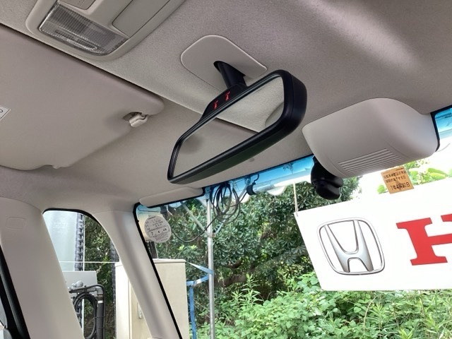 Hondaセンシング搭載！ミリ波レーダーと単眼カメラで、クルマの前方の状況を認識。ブレーキやステアリングの制御技術と協調し、安心・快適な運転や事故回避を支援する先進のシステムです！