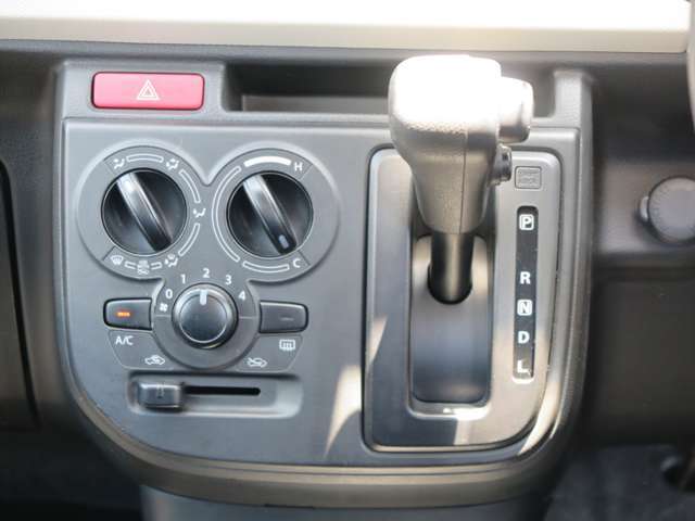 総在庫数70台以上を展示しております♪欲しい車がきっと見つかる！！まずは一度ご来店下さい♪また、愛車の買い取りも行っております！車を買うのも売るのもKEIZUへ♪