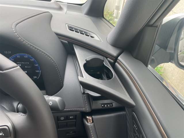 遠方などで来店が難しいお客様は車の状態など詳しくご説明させていただきます。必要であれば追加で写真、動画もお送り致します。