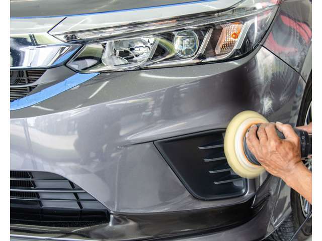 最先端のガラス系ボディコーティング！高レベルの撥水性能を付与させるこせることでしっかり雨を弾くとともに酸性雨や水アカからしっかりボディを守ります♪