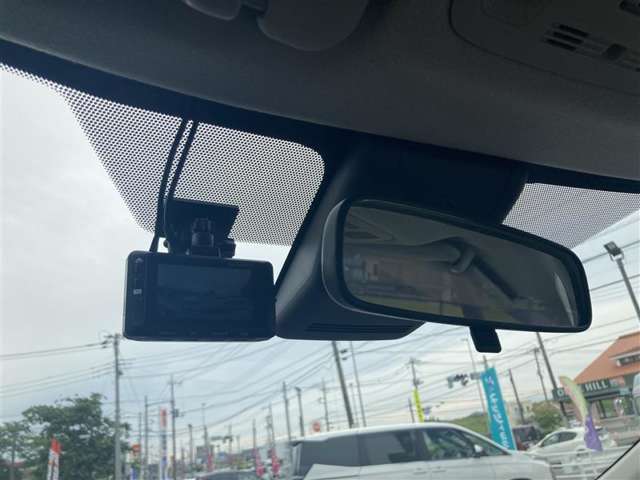 お客様をお待たせせずにお出迎えさせていただきたいので、ご来店の前にお電話を頂けますと幸いです。その際は「カーセンサー見た」とお伝えください！