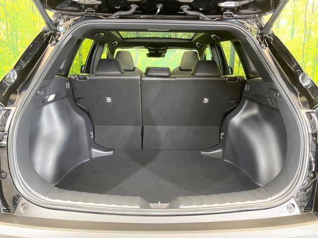 普段のお買い物や通勤、送迎等に十分な荷室スペースを確保しております。セカンドシートを倒すと、大きな荷物の積載も可能です♪