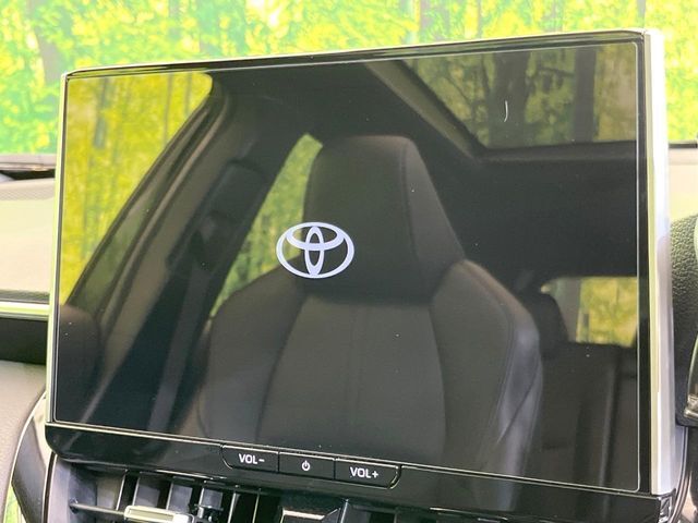 【純正10.5ナビ】人気の純正ナビを装備しております。ナビの使いやすさはもちろん、オーディオ機能も充実！キャンプや旅行はもちろん、通勤や買い物など普段のドライブも楽しくなるはず♪