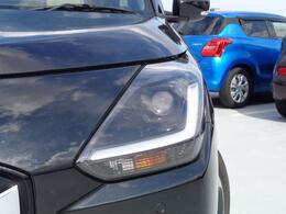 LEDヘッドランプで夜間ドライブも快適です♪