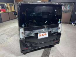 バックカメラ付きなので見えずらいところも安心。