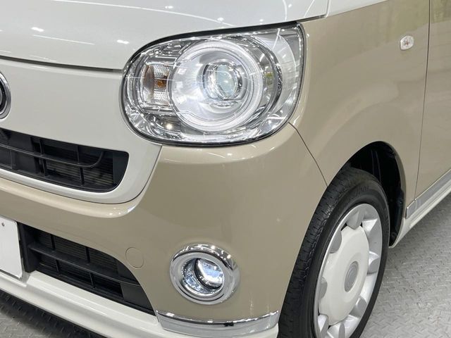 【LEDヘッドライト】悪天候や夜間走行時も良好な視界を確保し安心して運転できる高輝度LEDヘッドライトを装備！点灯速度が早く、消費電力も抑えられています。