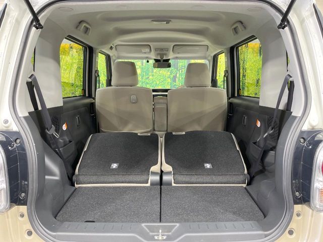 普段のお買い物や通勤、送迎等に十分な荷室スペースを確保しております。セカンドシートを倒すと、大きな荷物の積載も可能です♪