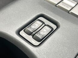 【シートヒーター】寒い日に重宝するシートヒーター！エアコンより早く温まってくれるので寒がりの人も安心ですね♪エアコンの温風は乾燥するから苦手、という方にもをおすすめです。