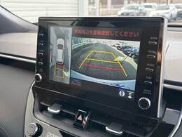 【パノラミックビューモニター】を装備しております。全周囲カメラで危険察知。狭い駐車場でも安心して駐車できますね。