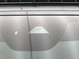 【i-ACTIVESENSE】走行中に前方の車両等を認識し、衝突しそうな時は警報とブレーキで衝突回避と被害軽減をアシスト。より安全にドライブをお楽しみいただけます。