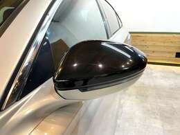 視認性の高いドアミラー！キーレスによる施錠と連動して格納する機能付きです！