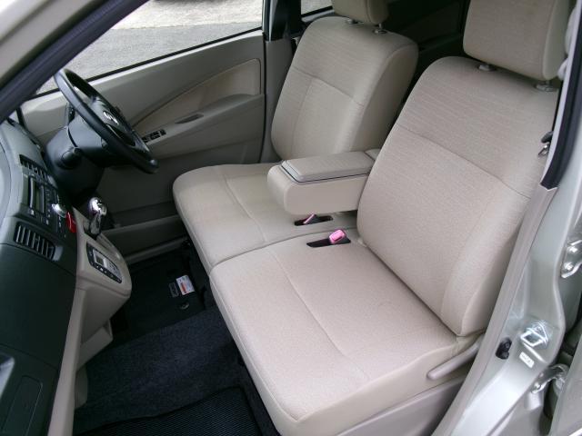 禁煙車ですのでタバコの臭いなどもありません！　お子様がいらっしゃる方も安心してご検討頂けます♪