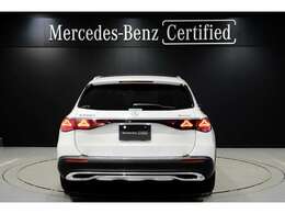 メルセデスの認定中古車『サーティファイドカー』は、日本全国に張り巡らされたメルセデス・ベンツ正規サービスネットワークのサポートを受けることができます。