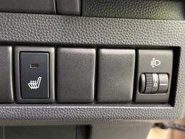 【シートヒーター】寒い日に重宝するシートヒーター！エアコンより早く温まってくれるので寒がりの人も安心ですね♪エアコンの温風は乾燥するから苦手、という方にもをおすすめです。