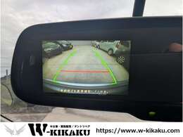 ルームミラーにバックカメラ映像が映し出されます！