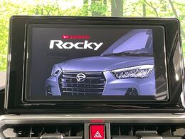 【純正ナビ】人気の純正ナビを装備。オーディオ機能も充実しており、Bluetooth接続すればお持ちのスマホやMP3プレイヤーの音楽を再生可能！毎日の運転がさらに楽しくなります！！