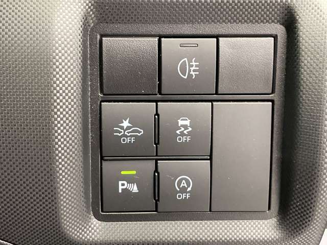 全国から厳選されたお車を展示しております。ご希望の在庫を店頭で検索することも可能ですので、お気軽にご相談ください！