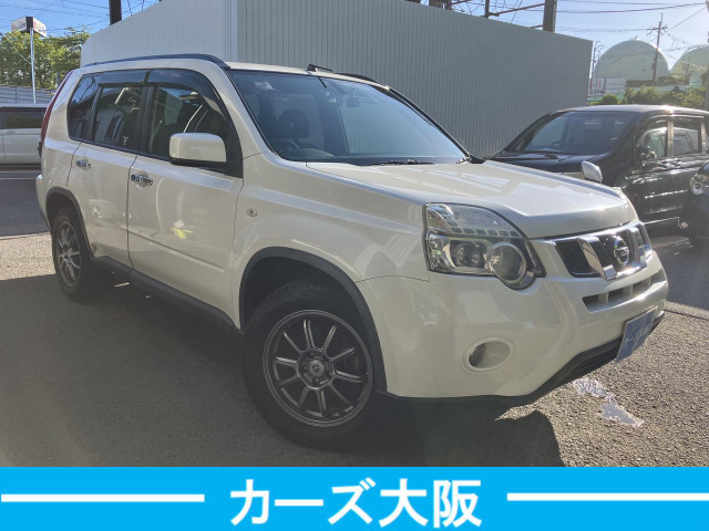 気になる方には、各キズ1箇所につき30000円で綺麗に板金塗装をしてからのお渡しも可能です。ルーフ・サイドステップは1箇所50000円になります。