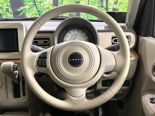 【ステアリングスイッチ】運転中、前方から目線をそらすことなく、オーディオ等の操作が可能な便利機能！安心＆快適なドライブを演出してくれます♪