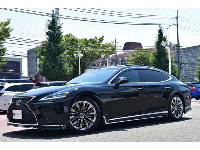 50型レクサスLS500　バージョンL堂々の入庫！フラッグシップならではの存在感に流麗なボディラインを強調。F廻りは後期仕様に変更され、モデリスタパーツで重厚感とスポーティーさのあるエクステリア。