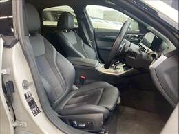 「アラウンドビューモニター」を装備で駐車が苦手な方でも安心です。