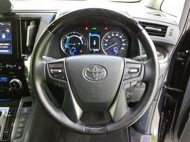 WECARSの展示場では実際に見て、触ってお車をお選びいただけます！知識の豊富な営業スタッフが様々なカーライフをご提案いたします！