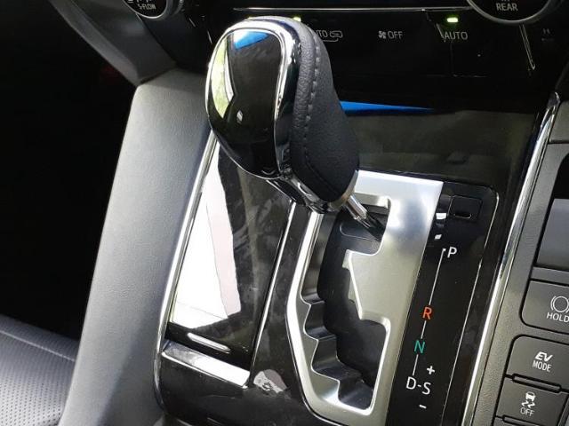 国産車から輸入車まで多様なお客様のニーズのお応えできるように、全国規模で豊富な在庫展開！車のことならWECARSへ！