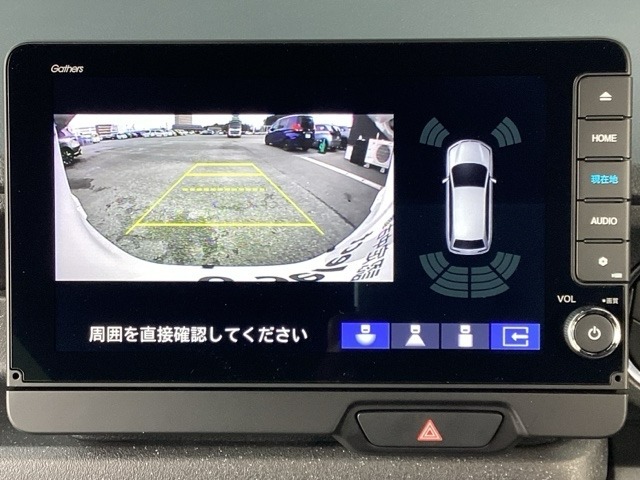 バックカメラも装備しております。車庫入れの苦手なお客様も安心！重宝してくれます！