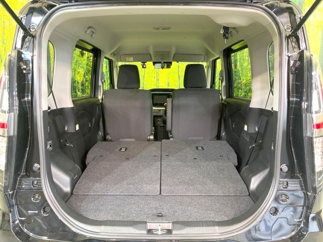 普段のお買い物や通勤、送迎等に十分な荷室スペースを確保しております。セカンドシートを倒すと、大きな荷物の積載も可能です♪