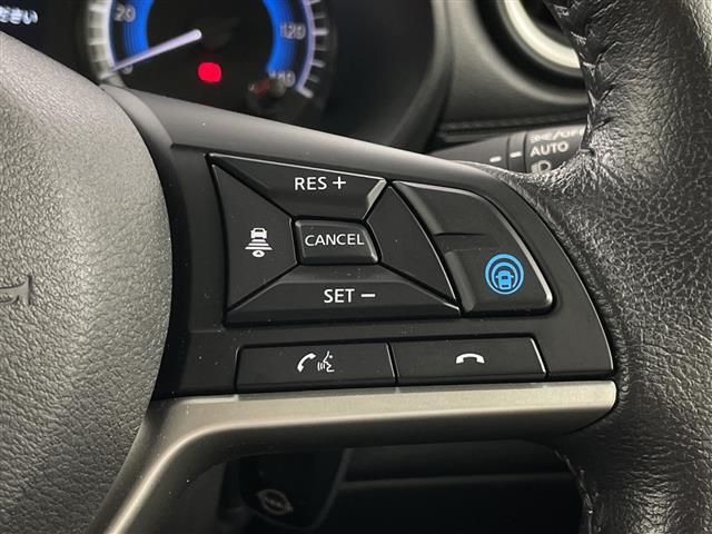 【運転席操作部】『運転席周辺の装備』の画像になります。快適なドライブを楽しむための機能が装備されています！運転席から触れるので使いやすいです！