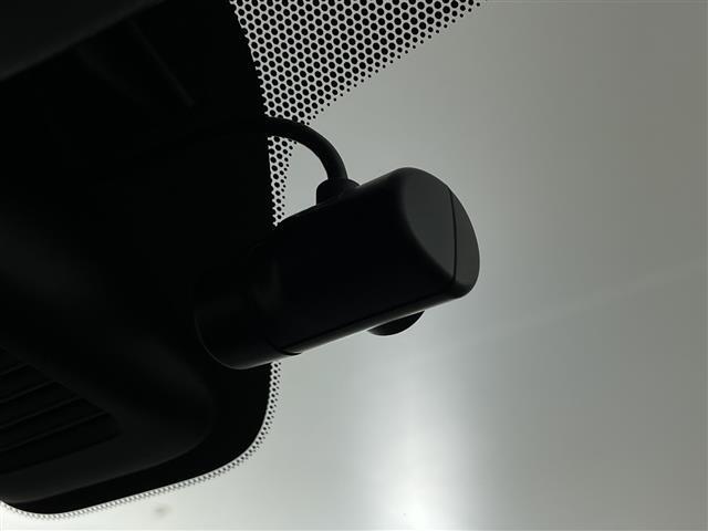 【バックミラー】『バックミラー周辺』の画像になります。写真の内容に関してご不明点、ご質問等がございましたらお気軽にガリバー店舗までお問い合わせください。