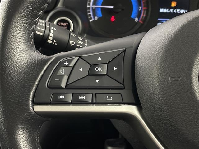 【運転席操作部】『運転席周辺の装備』の画像になります。快適なドライブを楽しむための機能が装備されています！運転席から触れるので使いやすいです！