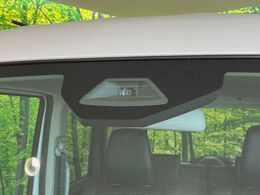 【スズキ　セーフティサポート】走行中に前方の車両等を認識し、衝突しそうな時は警報とブレーキで衝突回避と被害軽減をアシスト。より安全にドライブをお楽しみいただけます。