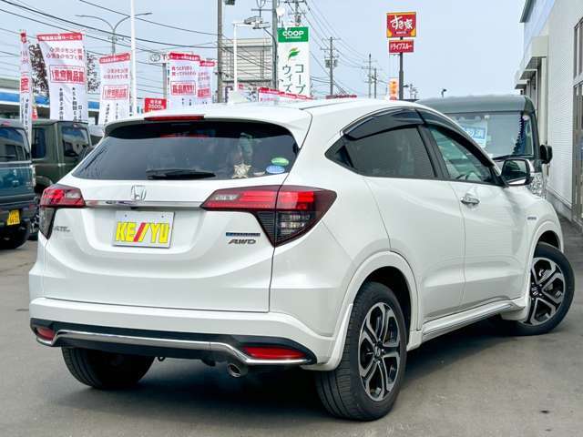 一部車両を除き他店在庫の取寄せ陸送費は無料にて対応中！　品質にこだわった車両仕入れ！低走行の高品質車だけを仕入れております。ボディの綺麗さはもちろん降雪地域特有の下廻りのサビなども少ない車両をご案内！